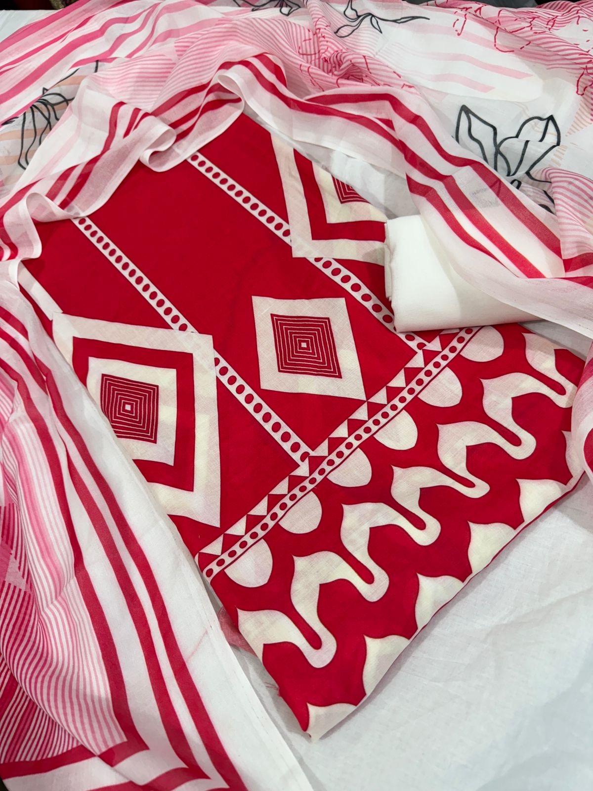 Hot Pink Geometric Print Punjabi Suit – Bold & Elegant Look